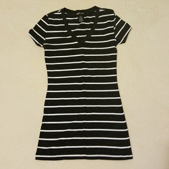 Wet Seal Tops - Fitted t-shirt